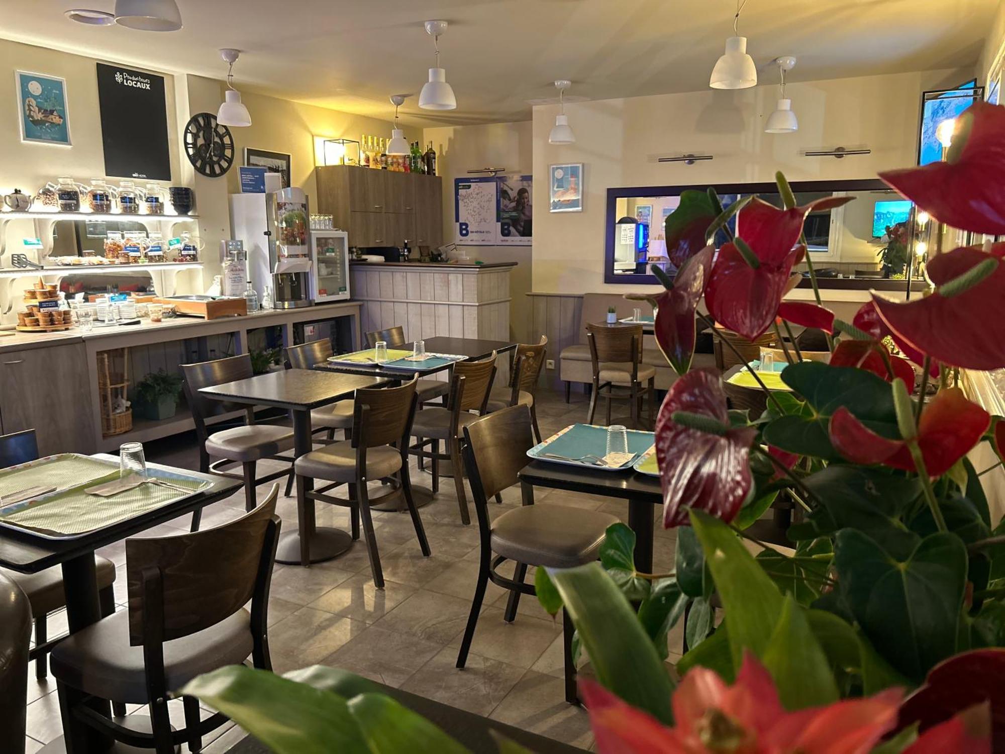 Brit Hotel Lannion-Perros Guirec Exterior photo